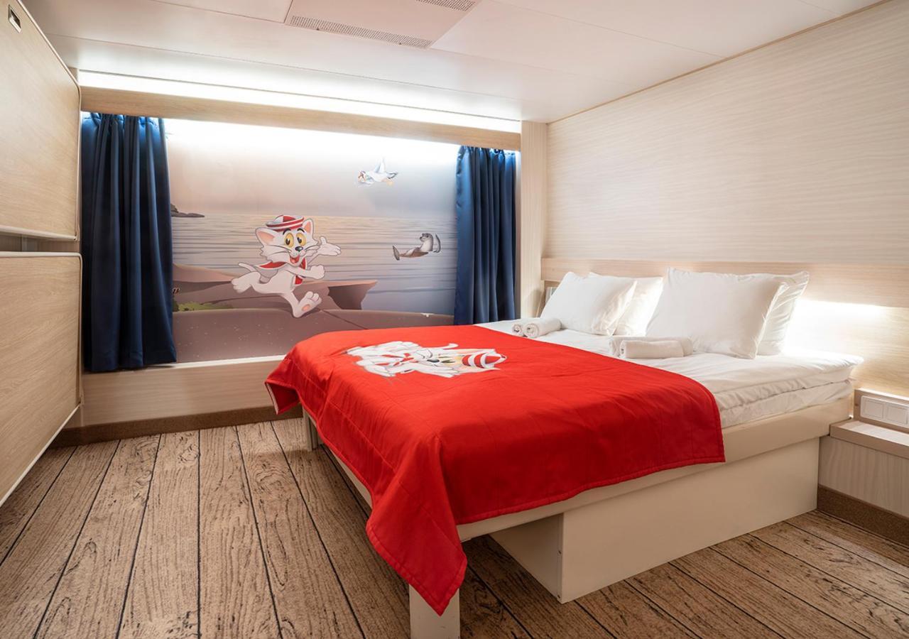 Viking Line Ferry Gabriella - One-Way Journey From Helsinki To Stockholm Otel Oda fotoğraf